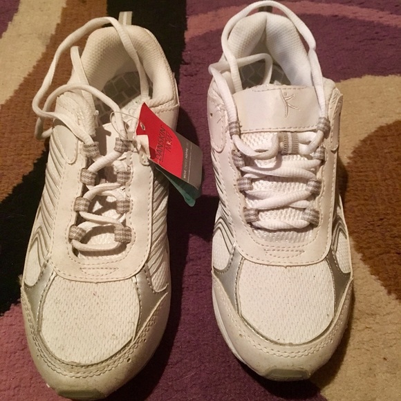 Danskin Now Sneakers — Size Women’s 7.5 —- NEW WITH TAGS - Picture 2 of 8